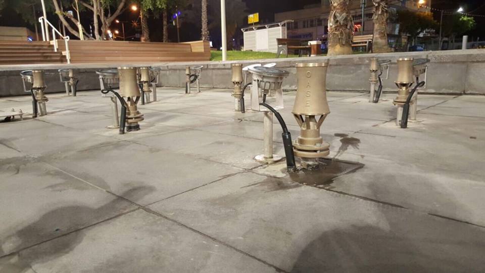 RISE_Vicky's tweet photo. Water Fountain Project in Israel, used Item RS-UW27W316X-A.
More info at sales12@riselighting.com https://t.co/xMq6UASau7