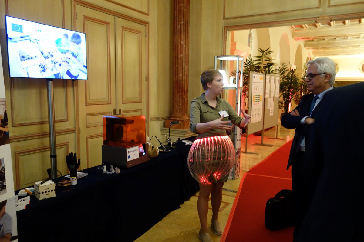 Check this out! First prototypes of #Photonics Workshops <a href="/Photonics21/">Photonics21</a> meeting.