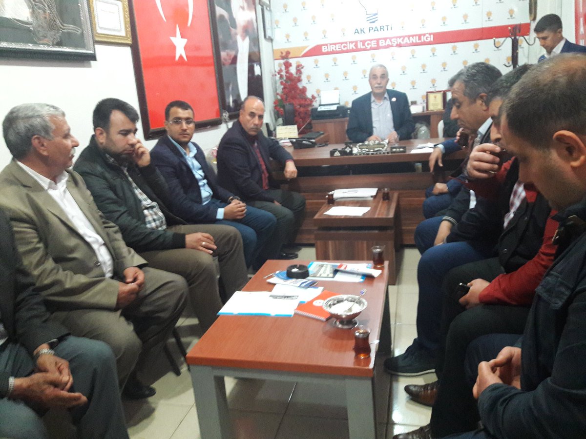 aefakibaba's tweet photo. Birecik İlçe Teşkilatımızla referandum çalışmalarını istişare ediyoruz https://t.co/mxBF03lnJW