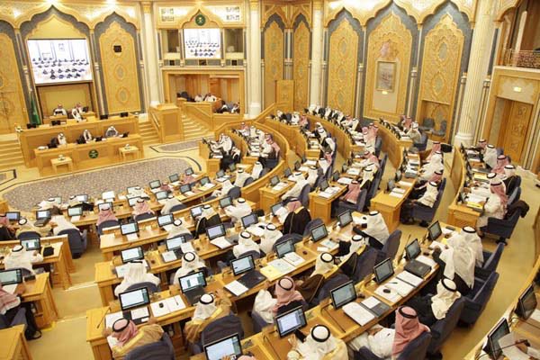 ShuraCouncil_SA's tweet photo. #الشورى يطالب وزارة الخدمة معاملة خريجي وخريجات كليات المجتمع وكليات التربية مثل خريجي الكليات المتوسطة وذلك بالتنسيق مع وزارة التعليم. https://t.co/EwUNVzlrNa