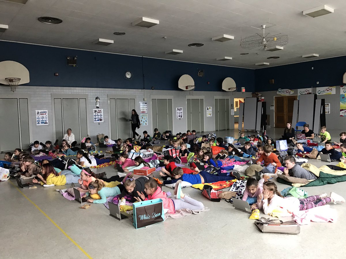 Great day to be a 3rd grade #mvsgriffins-conducting a digital chat about B/c of Winn Dixie as we celebrate the end of our char. UoS <a href="/TCRWP/">TCRWP</a>