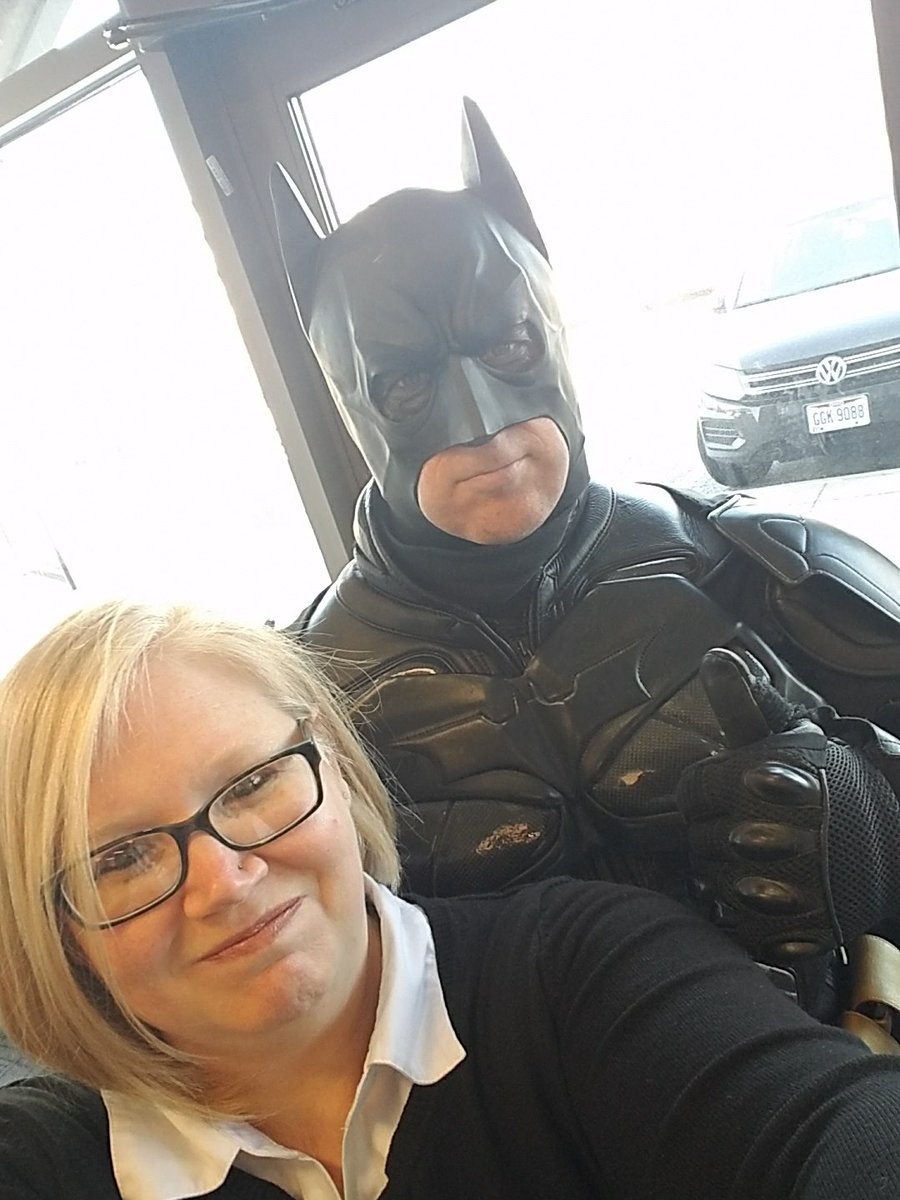 DniceFC90's tweet photo. Batman stopped by today!! #SuperherostokidsinOhio @juswen06 @alysonwoodard @WestGreat1 https://t.co/55dCBrzEXC