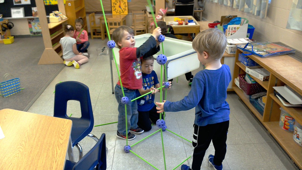 mrs_v_gedsb's tweet photo. What can you make with purple balls and green sticks? @anna_melick #kindergartenexploring https://t.co/iQqX90jvtd