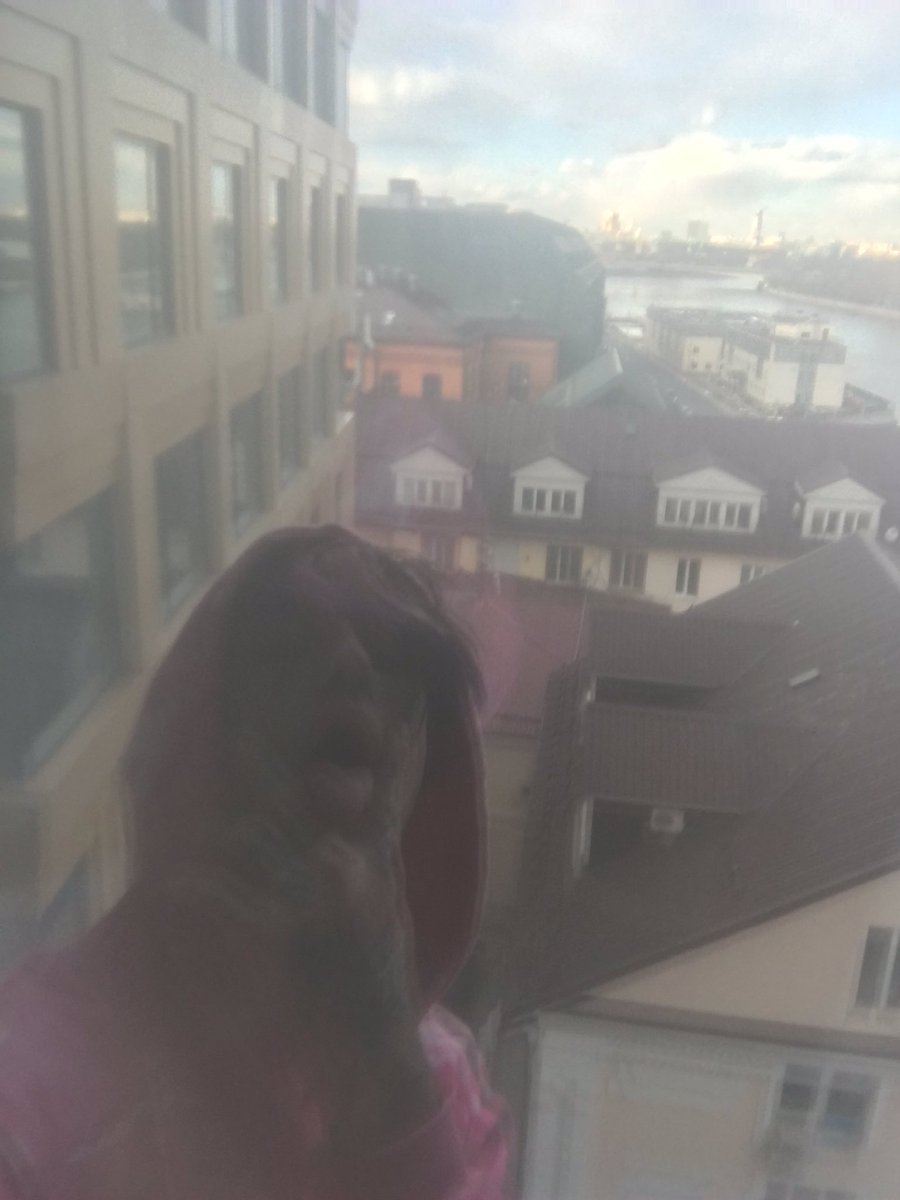 Lilpeep's tweet photo. Moscow who wana get married https://t.co/3Zkea49bQm