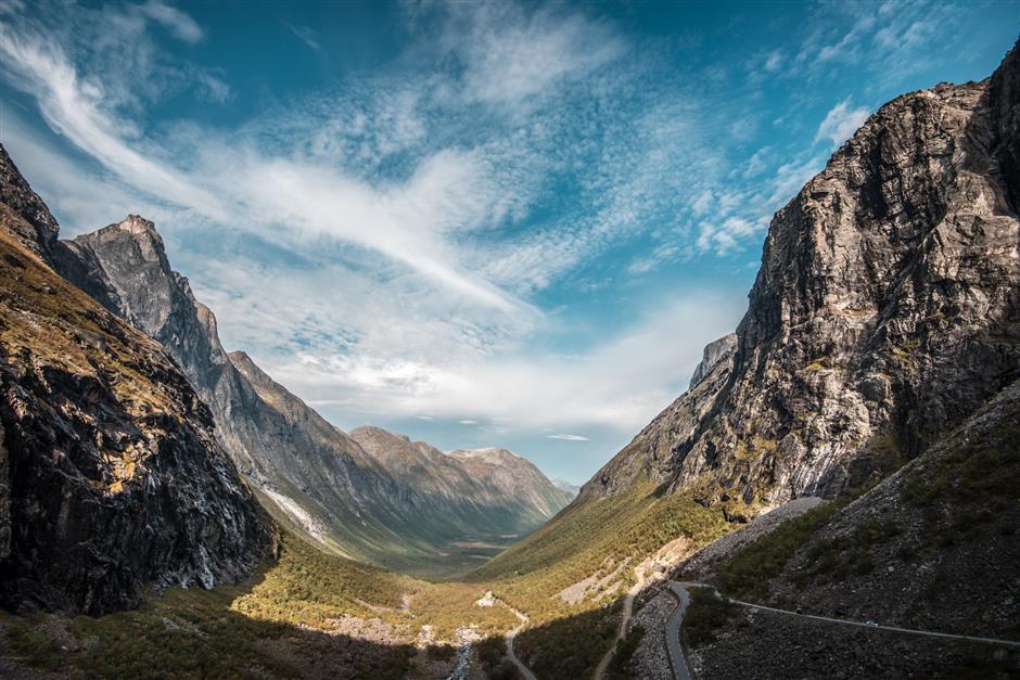 Thinking of working abroad? Read this: ow.ly/VRQO30ahIm5 #wanderlust #CEmembers