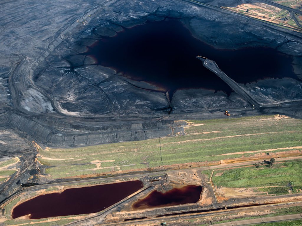 watergrabbing's tweet photo. #Coal is #King in #SouthAfrica how people and environment can survive to this filthy war? Read more here https://t.co/6pHeOFRmSv https://t.co/0LjxlRXU8A
