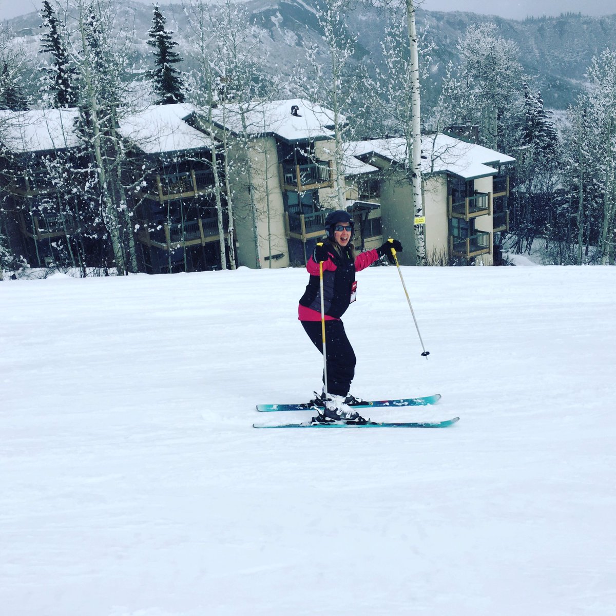 Le_Chic_JQ's tweet photo. Action shot at the #wintersportsclinic #snowmass #colorado! #impact #veterans #volunteer @DeloitteGov @DAVHQ @VAAdaptiveSport https://t.co/enclmdqy6C