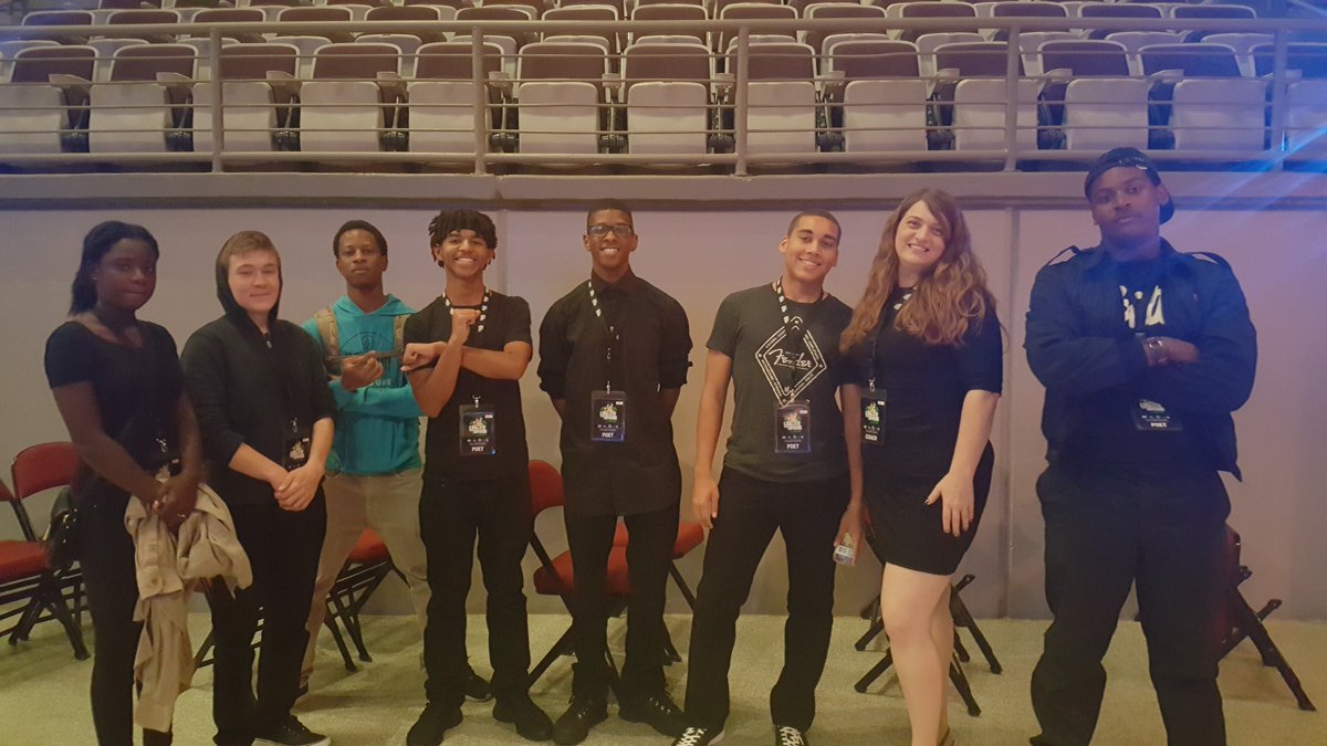 sapierce78's tweet photo. Thank you, @bluapplePoetry and @JTFoundation99 for an amazing day 1 of prelims! @HHHS1661 is so proud of @COI_1K (DOA) performers! #LTABFLA https://t.co/KfidyzPzQ8
