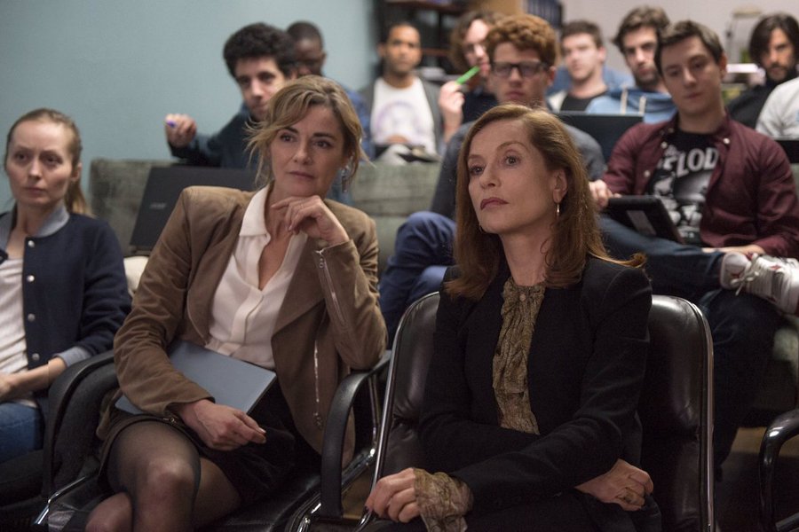 개봉은 못했으나.. 게임회사 대표 - 미셸 르블랑(이자벨 위페르, 엘르) 뉴스 리포터 - 크리스틴 처벅(레베카 홀)Translate post