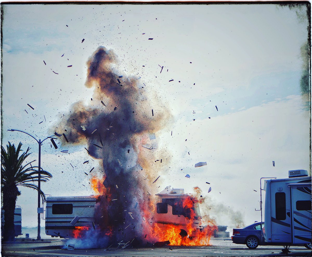 jacqniv's tweet photo. #ncisla 💥🔥💣
#sfxeffects
#sundaynightsat8pm #cbs #season8 https://t.co/jE6Iig3nTF