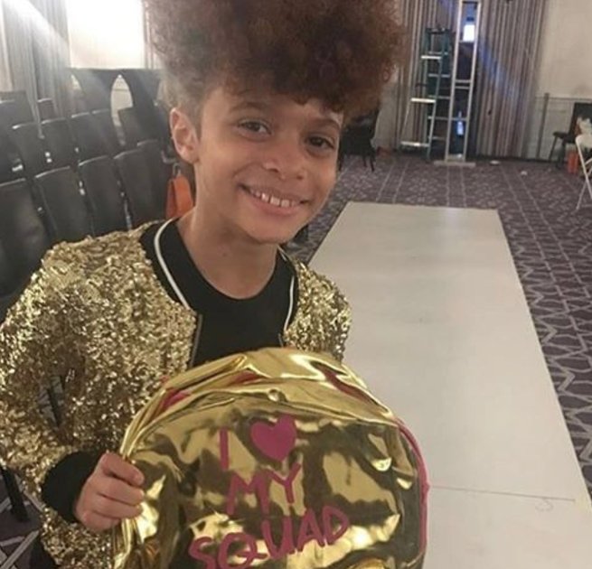 FashionAngels's tweet photo. Check out these photos from the @GOLDENMAGAZINE Runway for a Cause! Metallic backpacks and #magicsequin were everywhere! 😍😍😍 https://t.co/hDGhMN48EH