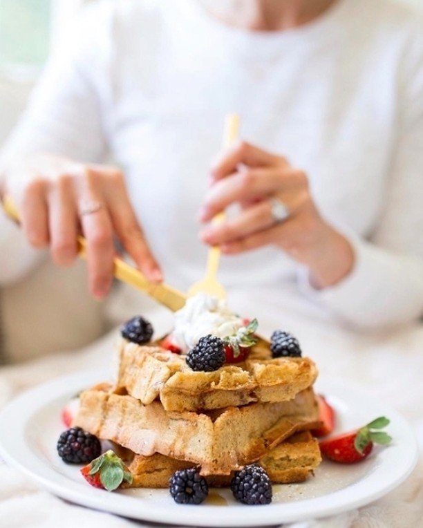 inspiredbythis's tweet image. Wednesdays are for Waffles 😋 #everydayIBT by @weeknightbite 🍓 ift.tt/2ogFpsJ