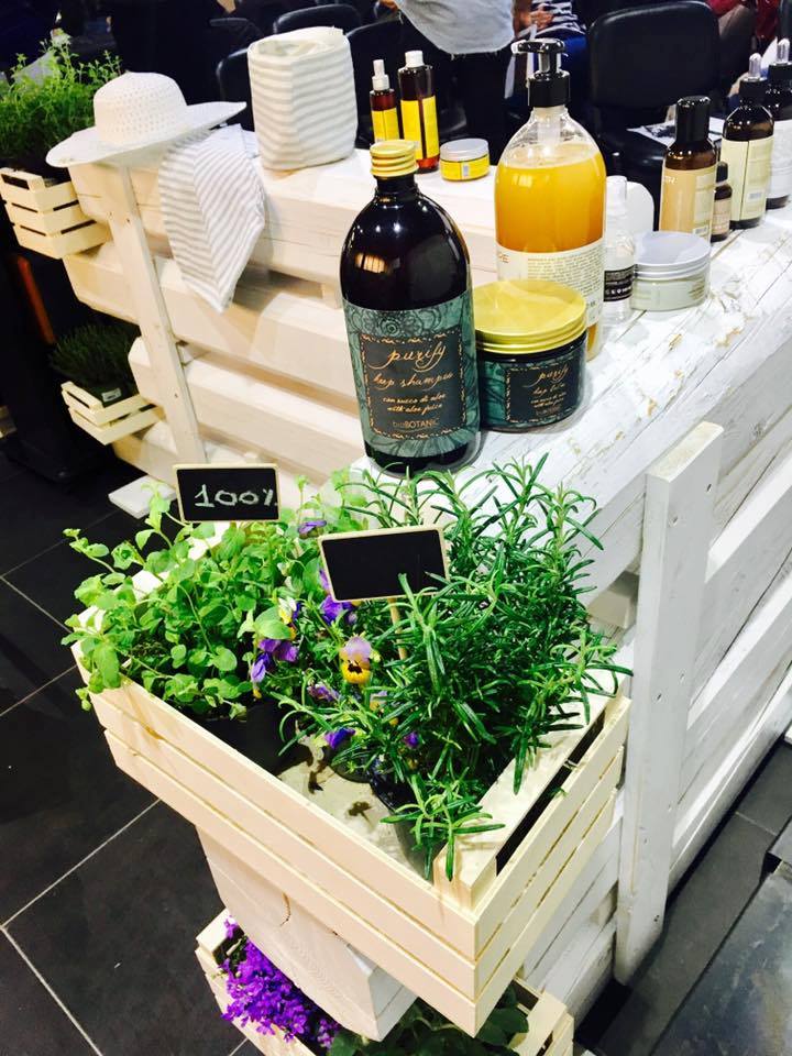 BioBotanicUSA's tweet photo. KEEP SHAMPOO
Gives a natural brightness back to the hair,with Aloe vera,Goji berries and Karitè butter.Made with organic methods
#biobotanic https://t.co/GE8UCOCg98