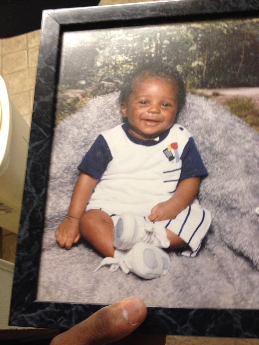 TraDay_DoThis's tweet photo. Happy BirthDay to Myself 💯🤘🏾Just looked back on my younger days an at myself now Its Truly A Blessing .🙏🏾💯 https://t.co/Iv1e5T8wQC