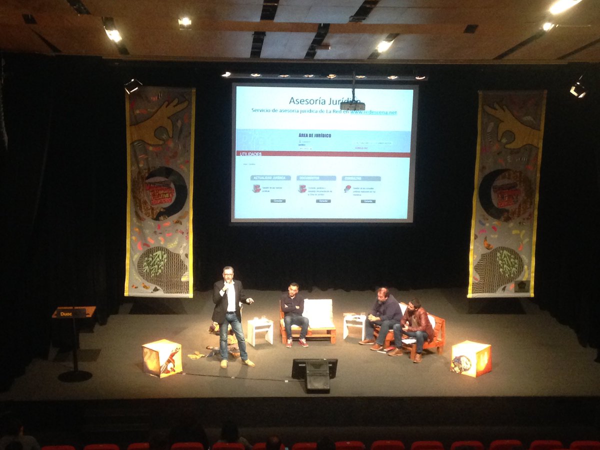coworkbaj's tweet photo. Ronda de preguntas para finalizar el primer panel de seminario economía creativa #envivo https://t.co/MBFxdkLgnh https://t.co/unZAX3fAaS