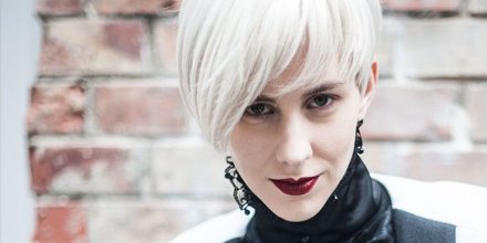 senftoepfchen's tweet photo. Junges Gemüse im #senftöpfchen - Kabarettistin und Slam-Poetin Lisa Eckhart - heute um 20:15 / Tickets: https://t.co/k1wm8MO3MR https://t.co/znNjndnPIv
