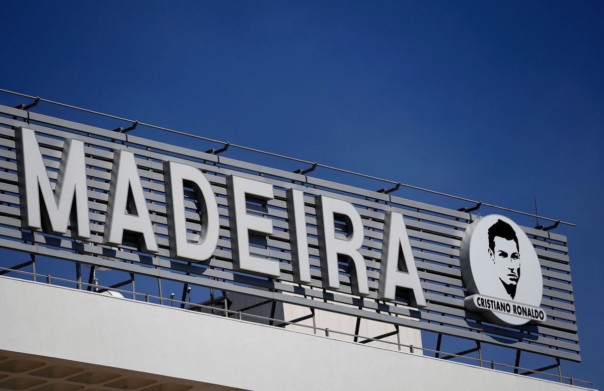 MercaGol's tweet photo. El aeropuerto de Madeira ya tiene nuevo nombre y fue bautizado con  el de Cristiano Ronaldo. https://t.co/wS4bzgWWTa