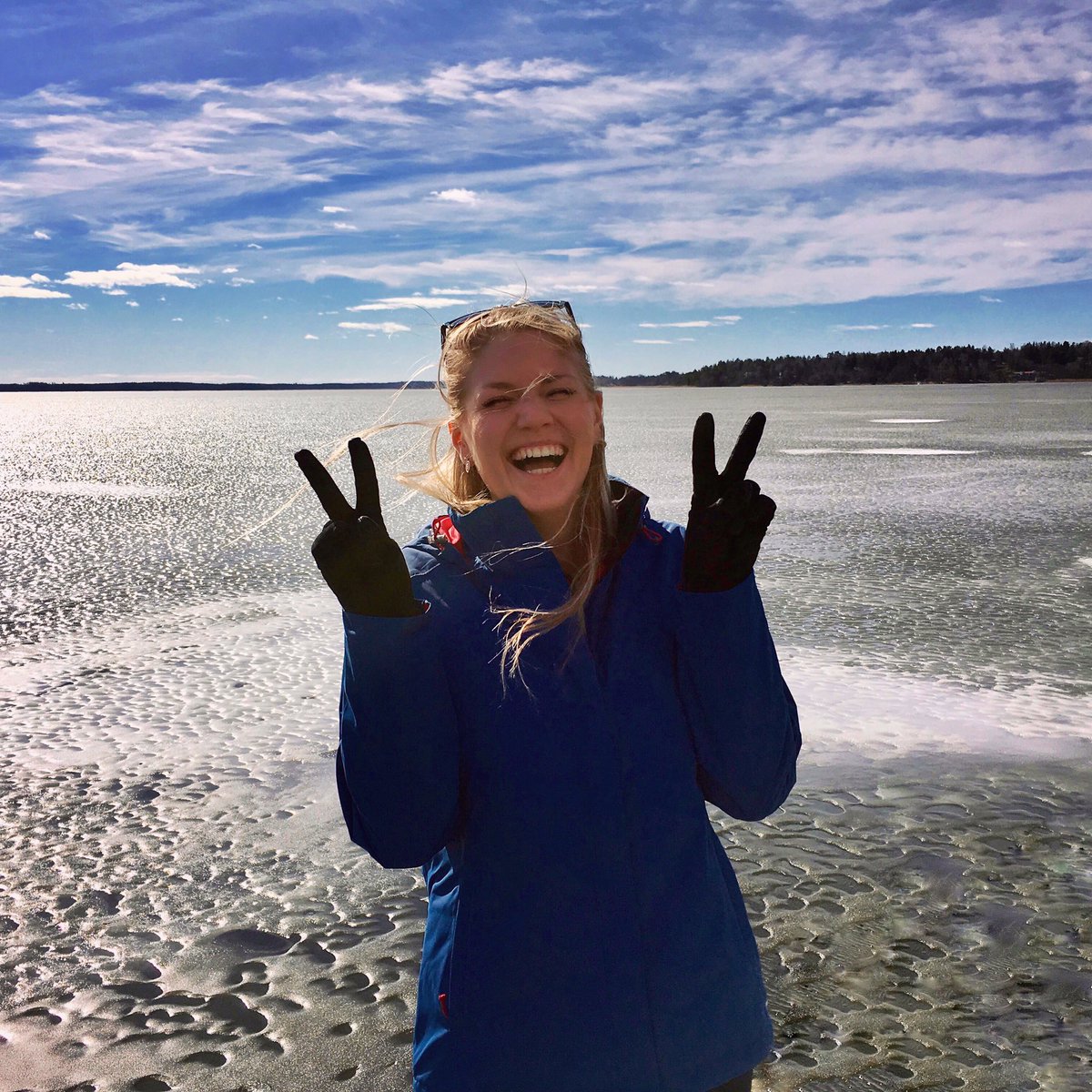 VStuartTaylor's tweet photo. Sunday was the hottest March day in #Uppsala in 278 years at 20°C! So we went hiking around the pretty frozen #Ekoln Lake! @UU_University https://t.co/YiAiJk83Vx