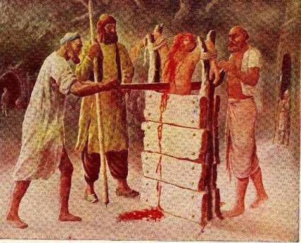 archu243's tweet photo. Sambhaji was tortured to death, his eyes &amp; tongue plucked out,nails removed, skinned alive, his limbs hacked 
But #YoAurangzebSoNoble https://t.co/7humEhAZCB