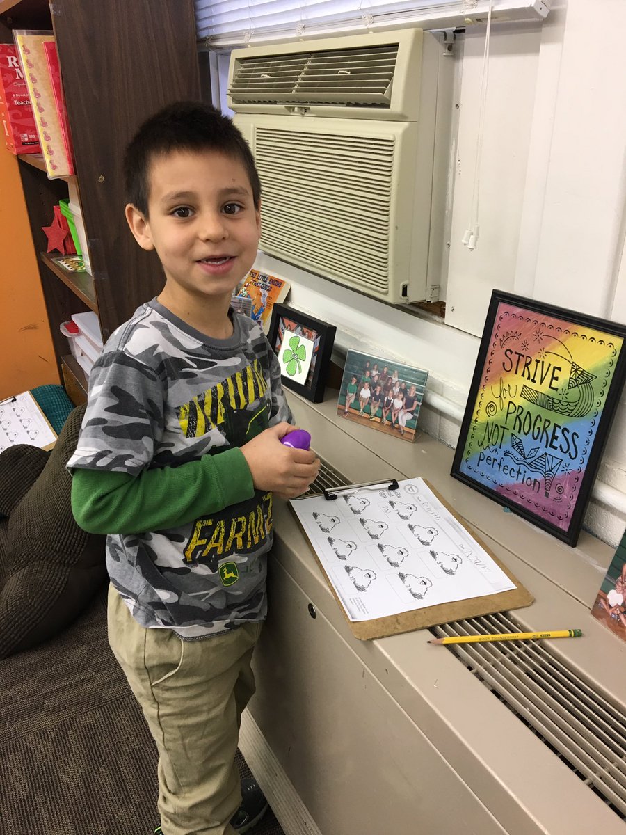 TraciKennedy32's tweet photo. @MaywoodSchool students get crackin' with spelling words this week #makinglearningfun #maywoodpride https://t.co/GwiJgZgDTP