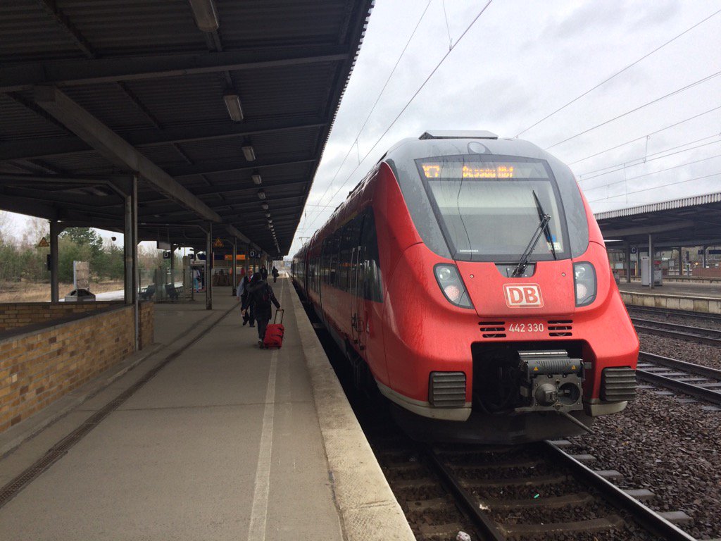 jhohlfeld's tweet image. Yeah- back to Berlin! And a friendly Regionalexpress awaits! #ReactLondon2017