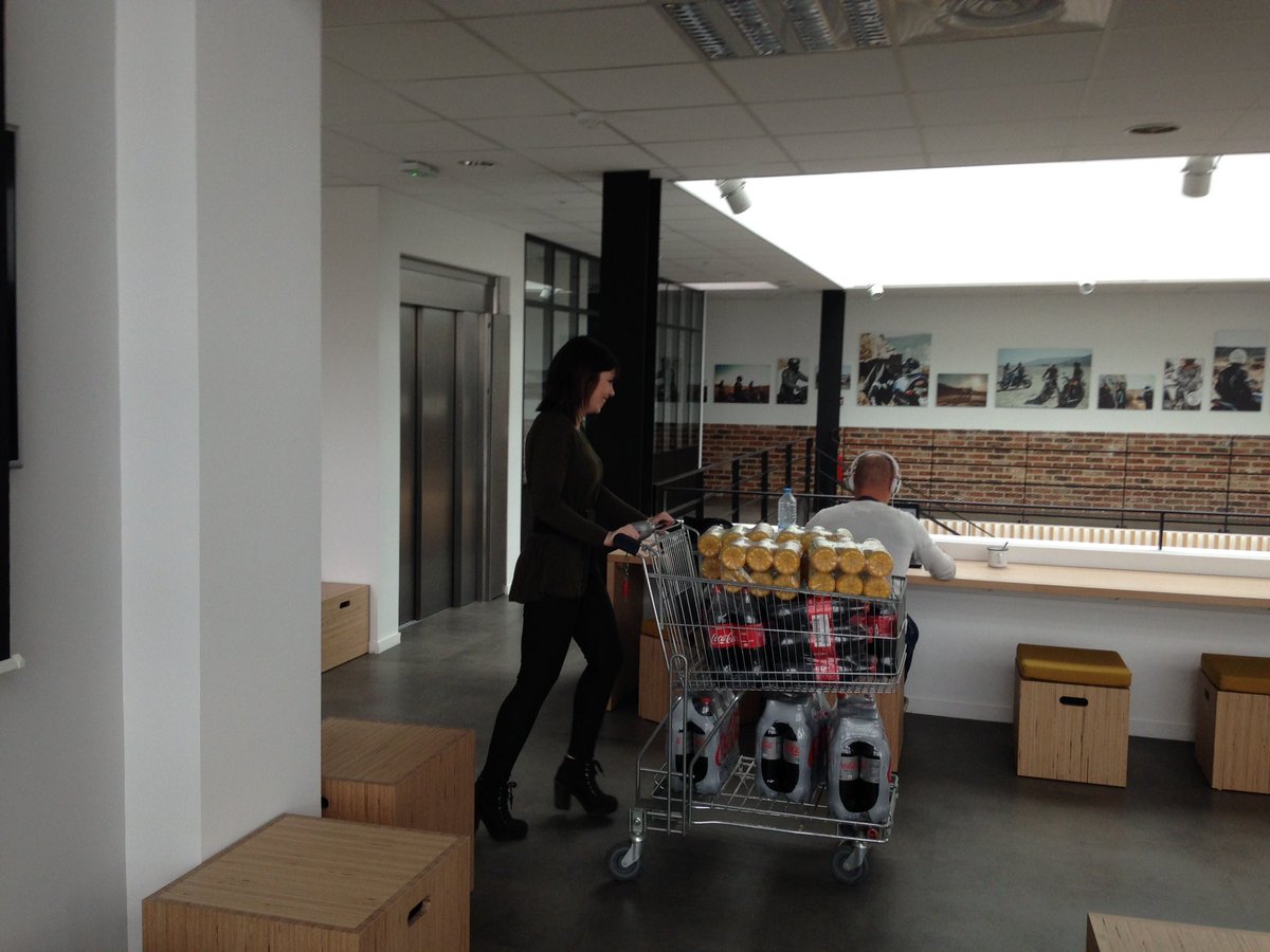 auje_JC's tweet image. Zezette #paddockparty