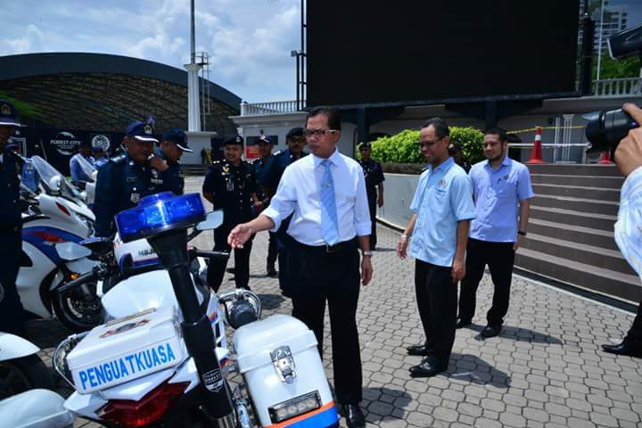 BuletinJohore's tweet photo. @DatukBandarMbjb menerima kunjungan rasmi daripada Unit Trafik Dewan Bandaraya Kuala Lumpur (DBKL) #muafakatjohor https://t.co/JWuOl2jOKn