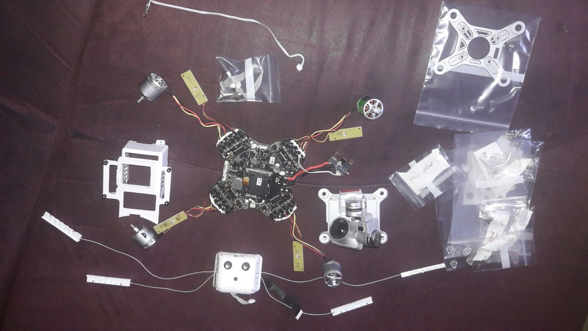 FlyAndFilmSA's tweet photo. #phantom 3 en pièces détachées #drones https://t.co/QcQU1aJJpU