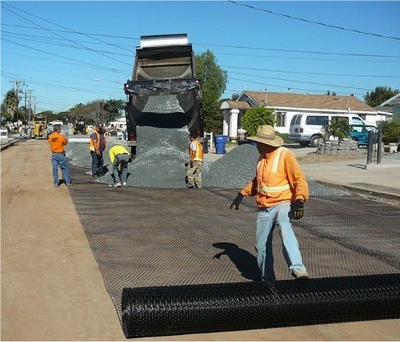 hallaboutafrica's tweet photo. In Malawi, work stopped on highway construction as white German manager called black worker a "monkey" after minor mishap. He'll be deported https://t.co/JA7u4ODE2t