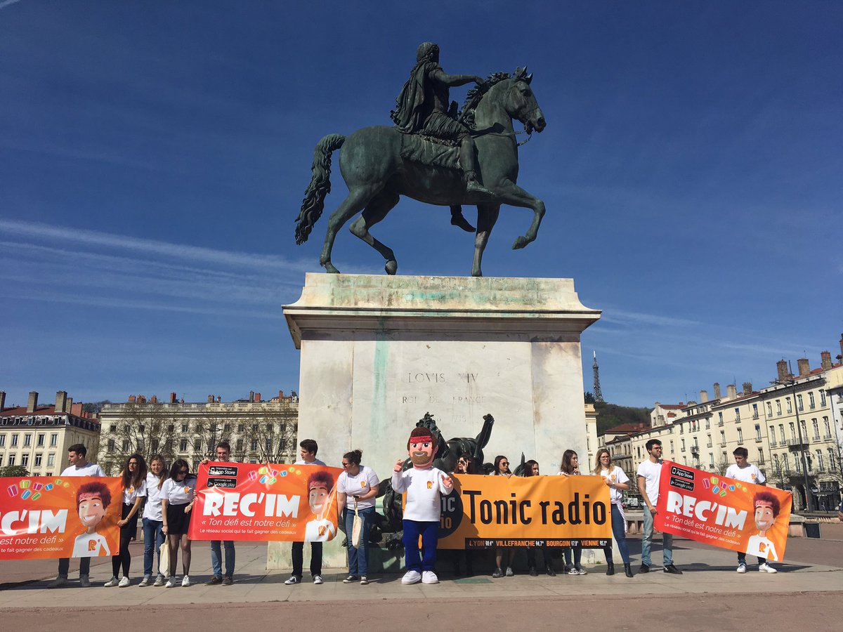 AppliRecim's tweet image. Nous sommes sur la place #Bellecour à #Lyon pour le lancement de Rec'im !