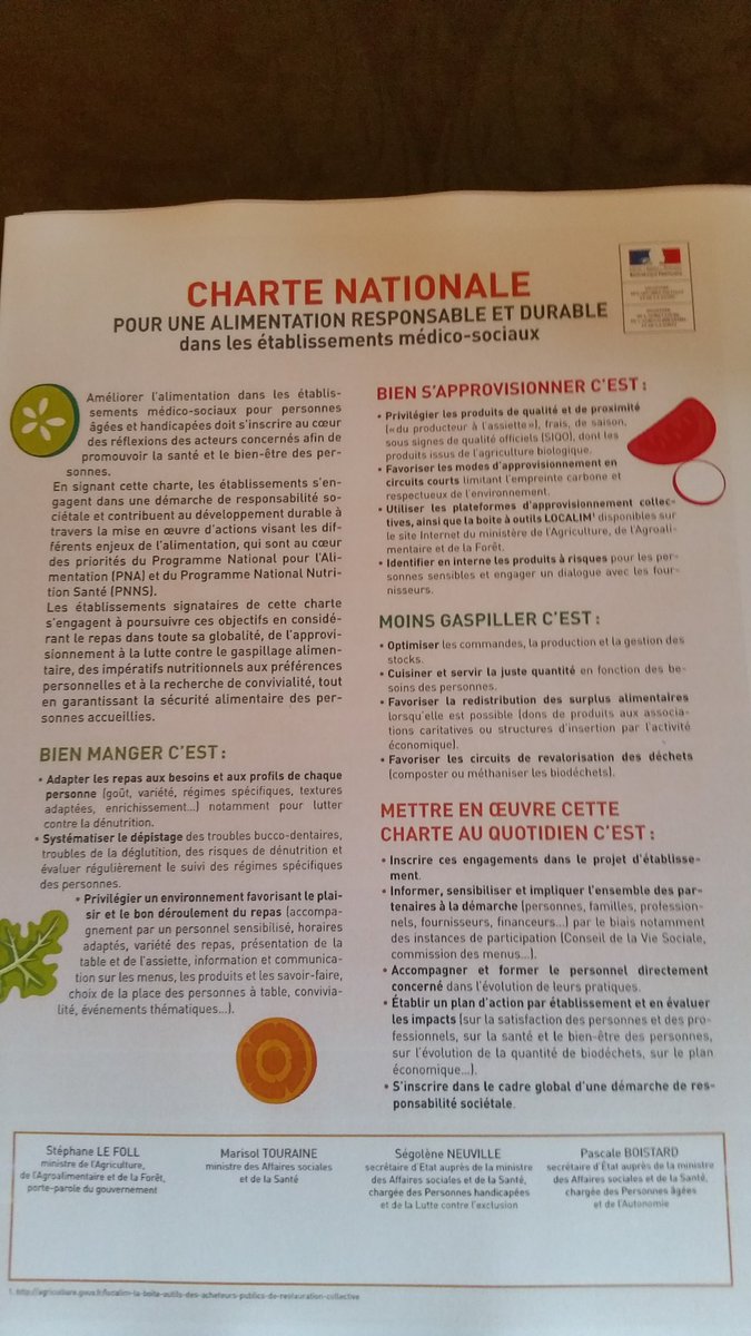 DidierSapy's tweet photo. Signature charte alimentation durable dans les #ESSMS @LeFoll2017 @Pascaleboistard @s_neuville @MarisolTouraine, @FNAQPA soutient #DD/RSE https://t.co/PfgsU4k3oB