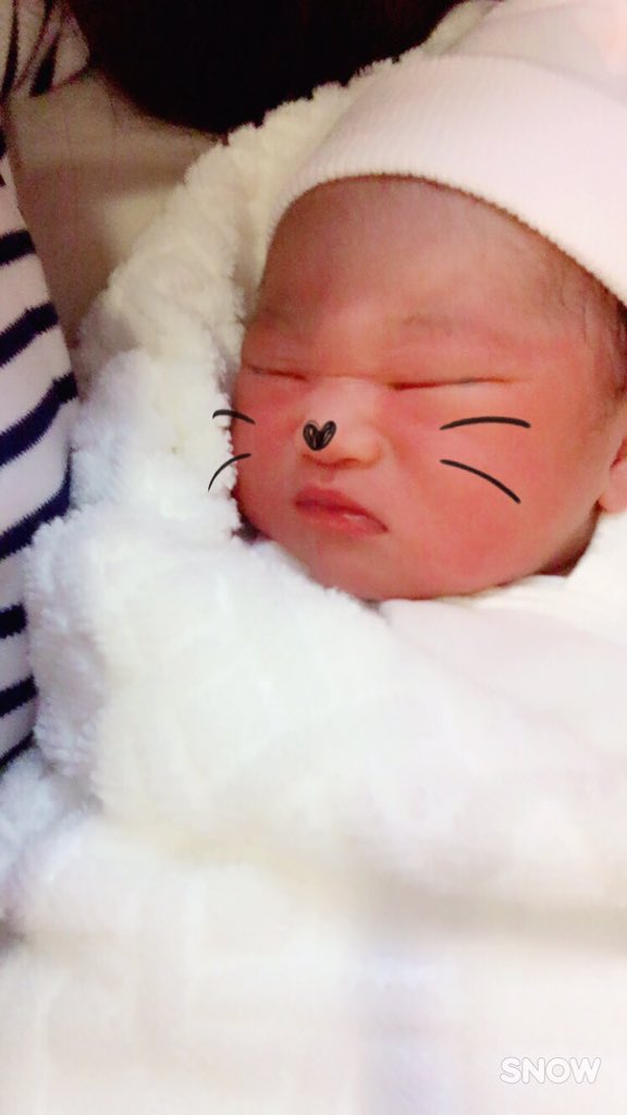 shluvsk25's tweet photo. 報告‼︎

3月28日(火)17時24分に
可愛い可愛い女の子が産まれました！

この10ヶ月間
加奈たんが頑張ってくれた！出産もね💕
ほんまに感謝！💕

ありがとう💕

これからも
3人で頑張ろうね💕

あとみずきが今日きてくれたわ！笑
ありがとうね💕チリチリ https://t.co/bqUegYewC6