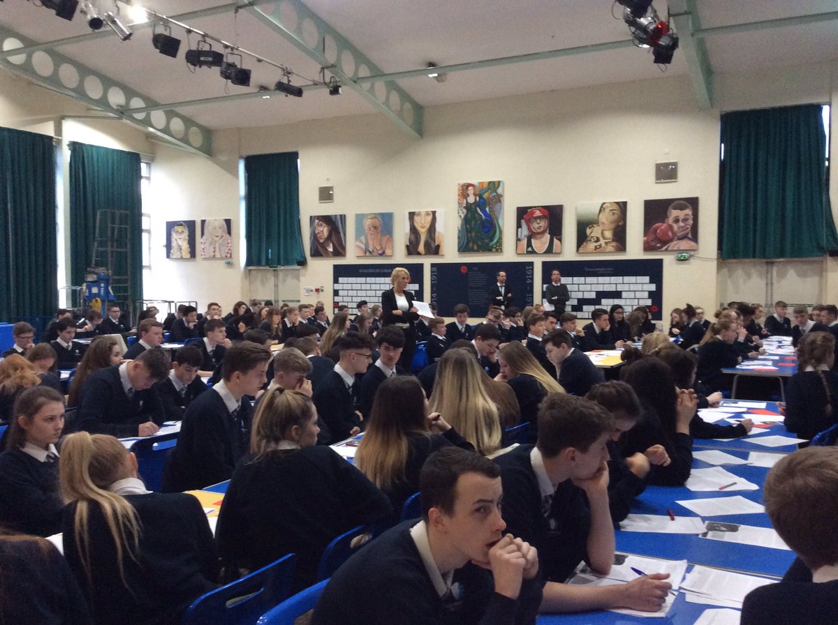 GSHS_English's tweet image. A brilliant walking talking mock with Year 11 English students#gshs #reading #learning