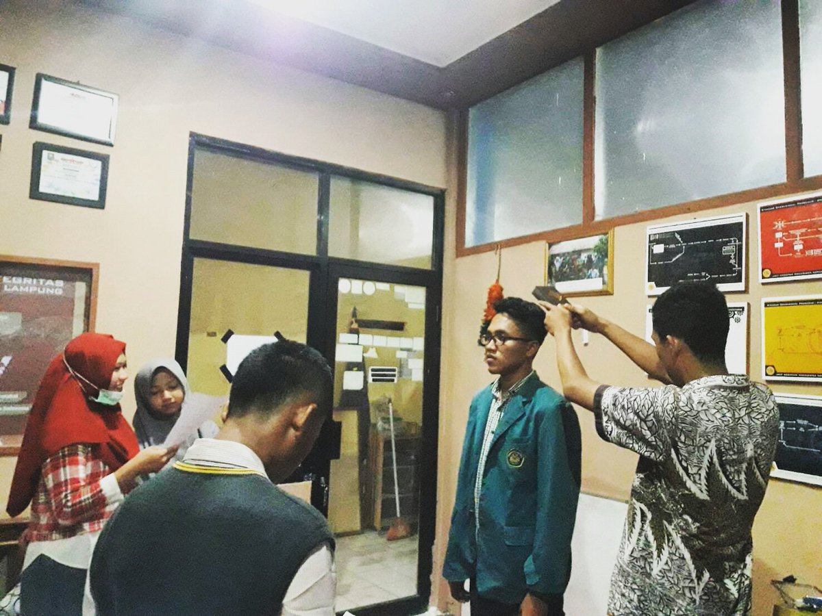 Pelantikan dan Pengucapan Sumpah Staf Anggota Biro Hubungan Luar UKM-Koin Unila th 2017

#SaveKPK