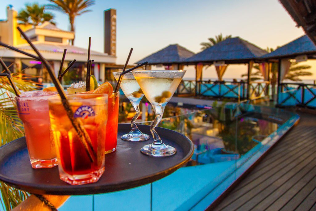 gfhoteles's tweet photo. Top 5 de Beach Clubs en el Sur de #Tenerife https://t.co/e1QOXylOHE https://t.co/uNtChWRztp