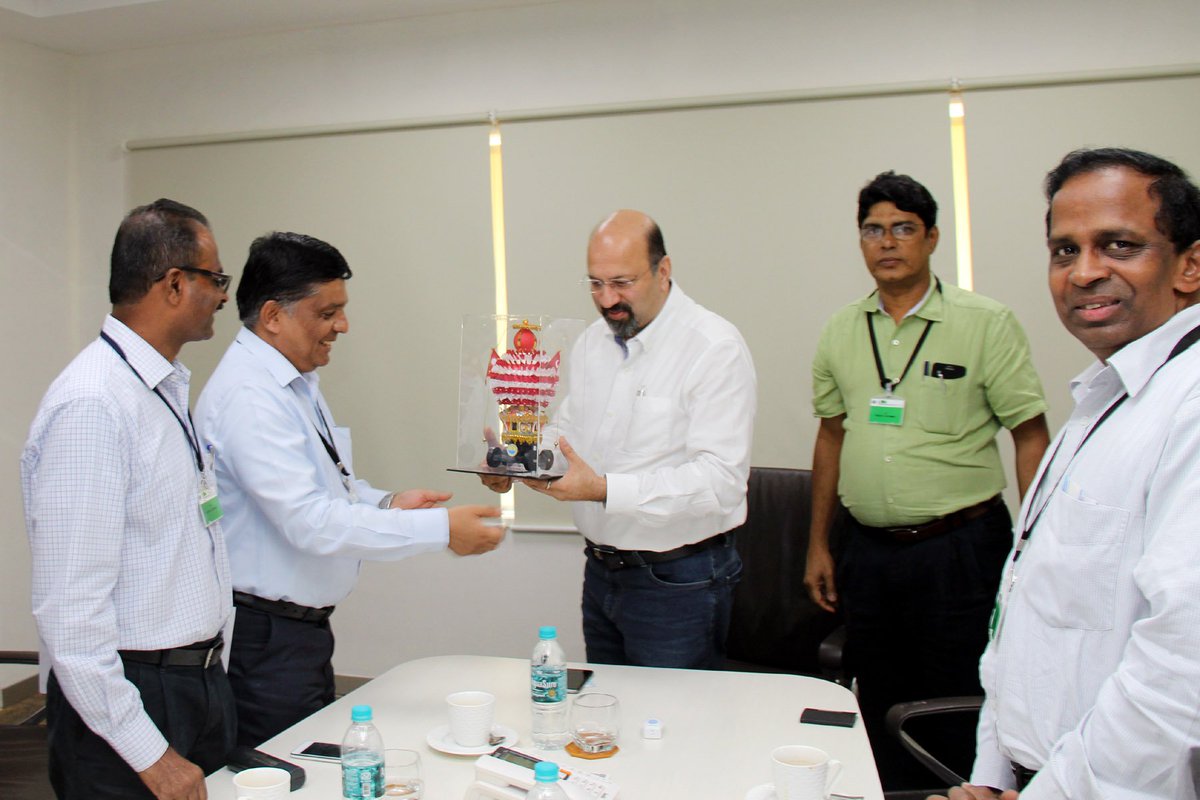 Details 66+ big bag international company best esthdonghoadian