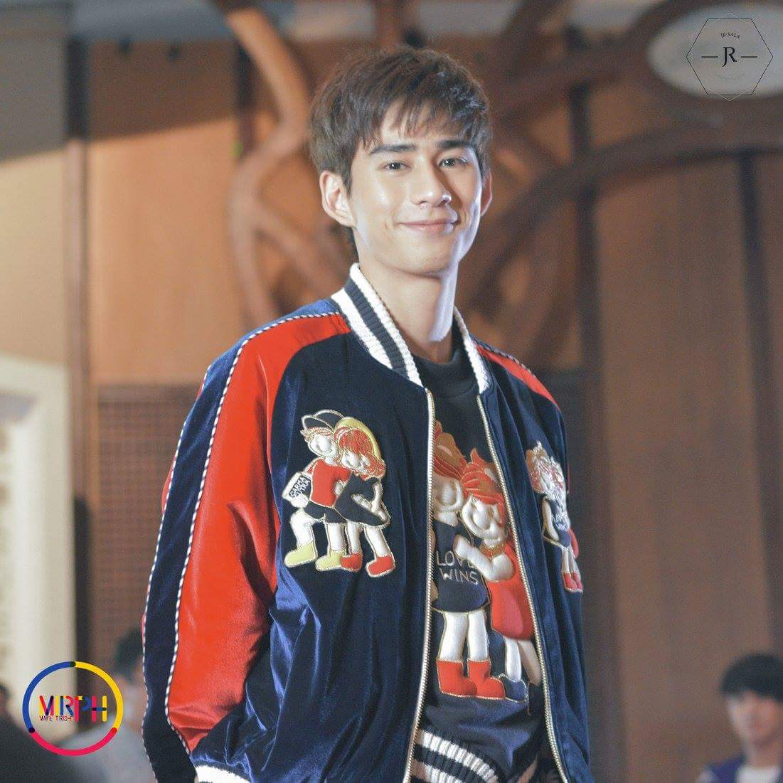 OhmToey_babies's tweet photo. {03/26} Make It Right In Manila
Baby Toey... 😍😍😍
@ImerbSittiwat
#MIRINMANILA #toeysittiwat #MakeItRightInManila #OhmToeyInManila
©. https://t.co/R2nQFERXhI