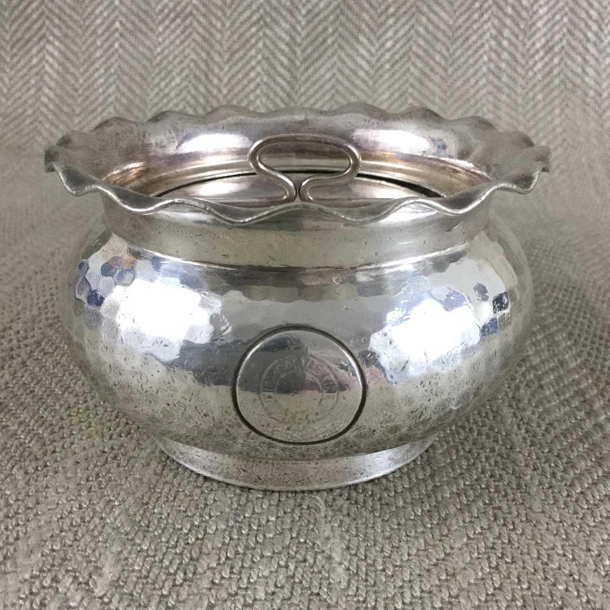 PahlaviLondon's tweet photo. Antique Union Castle Shipping Line Ash Tray #Nautical #UnionCastle #Shipping #Collectibles #Marine #ArtDeco https://t.co/Bw12RvJaX2? https://t.co/viH3IIOzxl