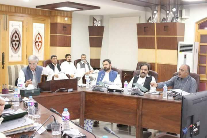 _NayaPakistan's tweet photo. PTIofficial RT PTIPeshawar: وزیراعلیٰ خیبر پختونخوا پرویز خٹک کی زیر صدارت صوبائی کابینہ کا اجلاس۔
#KPKUpdates #KP… https://t.co/vnI0LgC1zB