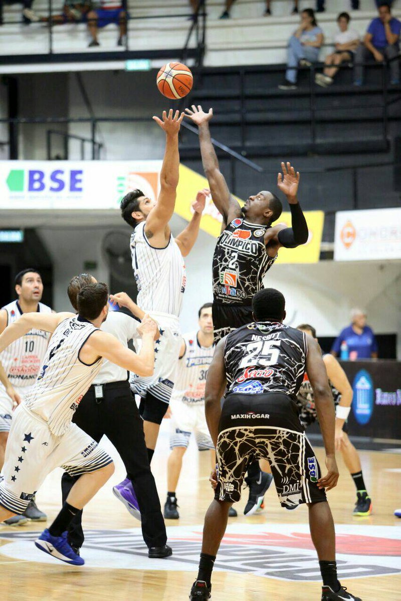 OlimpicoLB's tweet photo. #CCOLB | #LNB 16 puntos y 11 rebotes de Justin Williams en el triunfo del Negro ante el "milrayitas". https://t.co/JszhMIt8rV