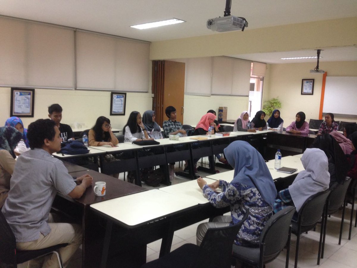 Rapat bersama anggota baru KSPM UMB :) #GaleriInvestasiUMB