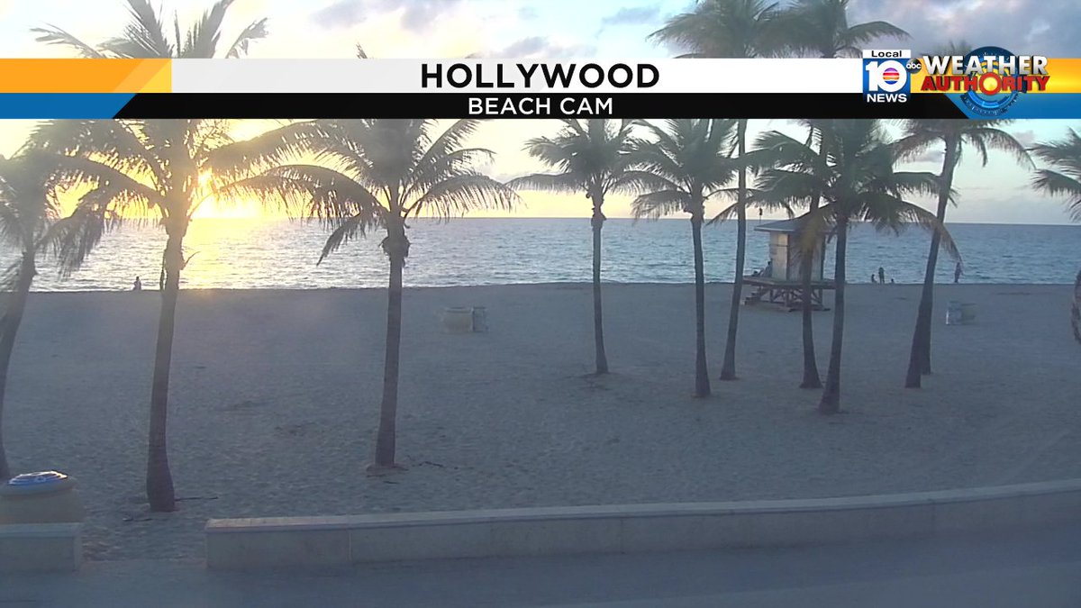 Beautiful start to your Wednesday! Check out your sunrise, watch Meteorologist Julie Durda for more. https://t.co/BJCUcKAjjB