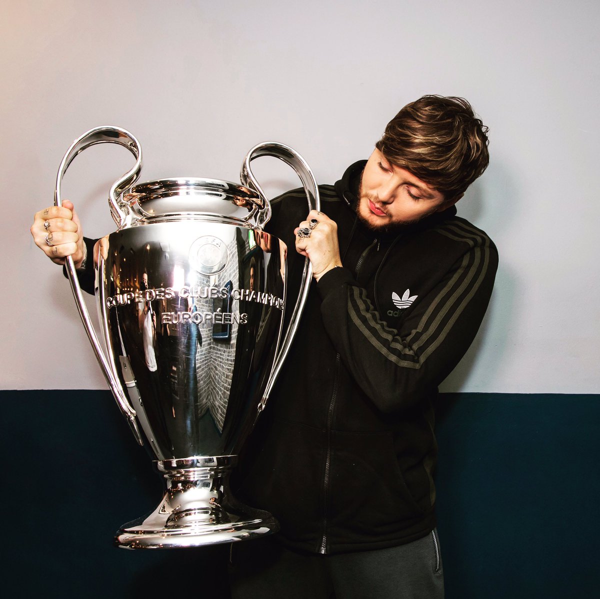 JamesArthur23's tweet photo. #UCL Trophy 🏆
#AccessAllAreas @ChampionsLeague https://t.co/yvWW0d4kxP
