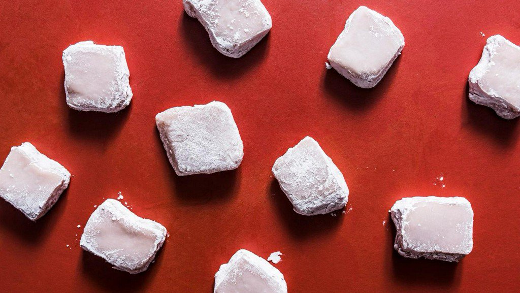 TastingTable's tweet photo. You need only 10 minutes to make this easy microwave mochi: https://t.co/JX39Hx91aF https://t.co/0q6yynO1ju