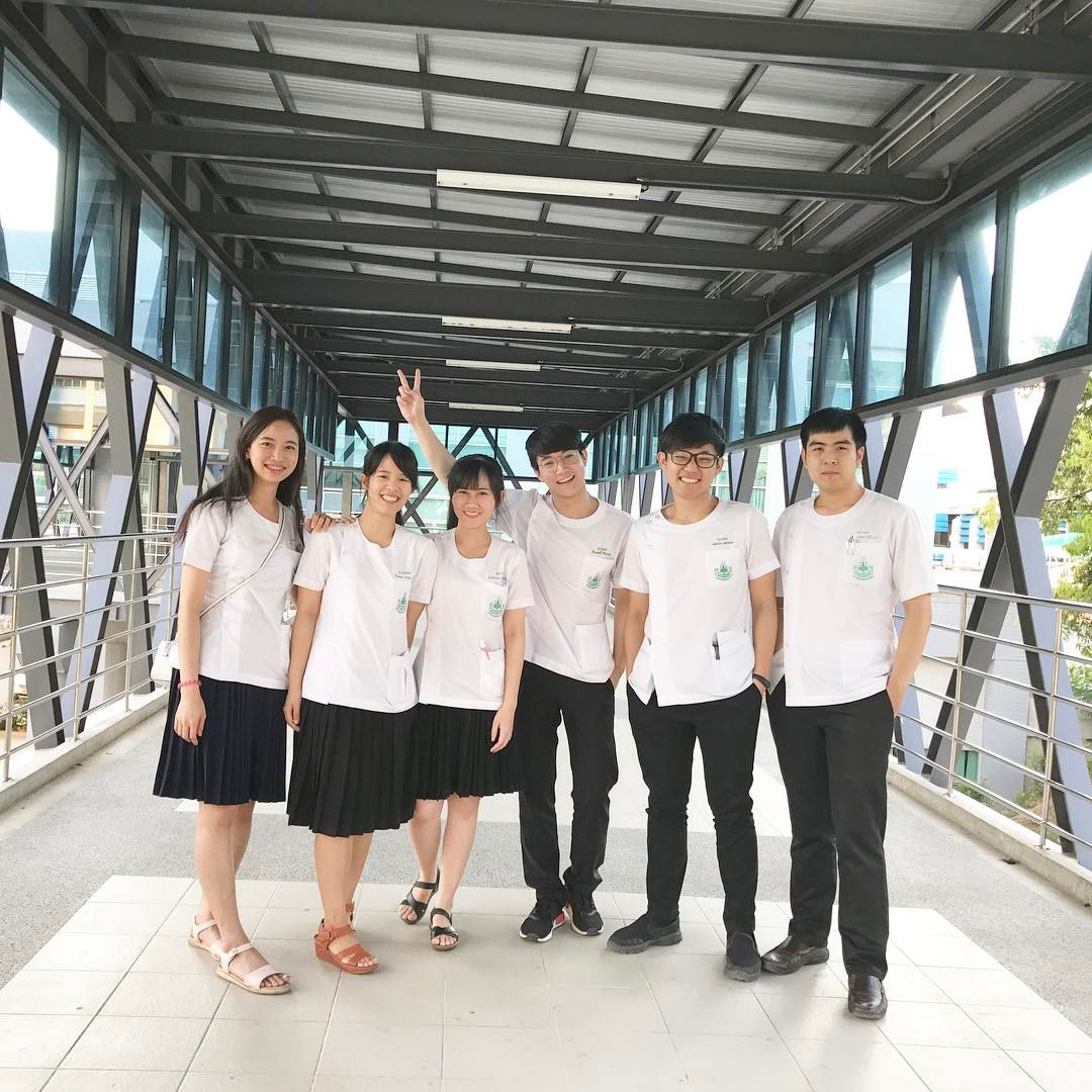 rueangritz_club's tweet photo. IGริท >>> Extern off service!
วันสุดท้ายของการราวน์โรงพยาบาลศรีนครินทร์ #offservice #extern #โรงพยาบาลศรีนครินทร์ https://t.co/OFnAGczr19