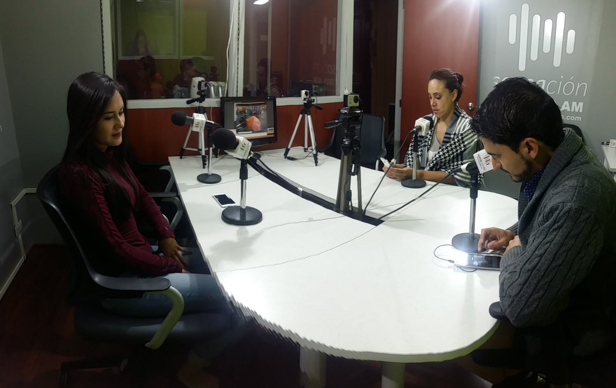 EnContextoRadio's tweet photo. Ya estamos listos en @EnContextoRadio Escúchanos por @AreaDeportivaFM y @sensacion800am https://t.co/Lcc34JCiKX