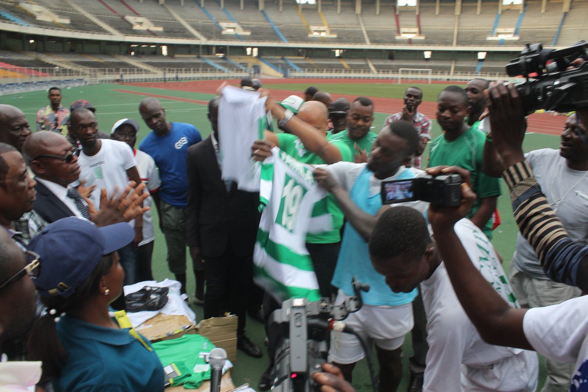 Dcmpimana's tweet photo. Match amical DCMP v Fc Ajeb ce Mercredi 29/03 au stade de Martyrs
Avant d'entré au playoffs.
@MinakuAubin et @Mai_Ndombe 
Tjr Même Morale! https://t.co/3Ll3WLRd3h
