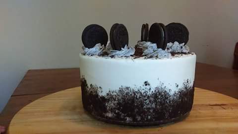 katyscakes09's tweet photo. #Oreo #cake anyone? #katyscakes09 https://t.co/HLtBZdUA44