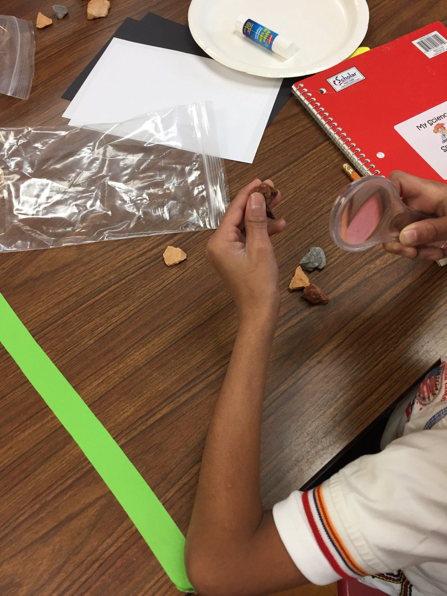 SethHouse6's tweet photo. Amazing day with Eufaula Primary 2nd graders discovering what happens when rocks rub together. #amstiworks @amstiAUsome https://t.co/1qgLpGaygx