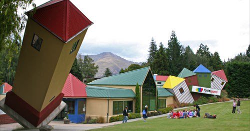 dakput's tweet image. BANGUNAN UNIK DI DUNIA dlvr.it/NlZnZX